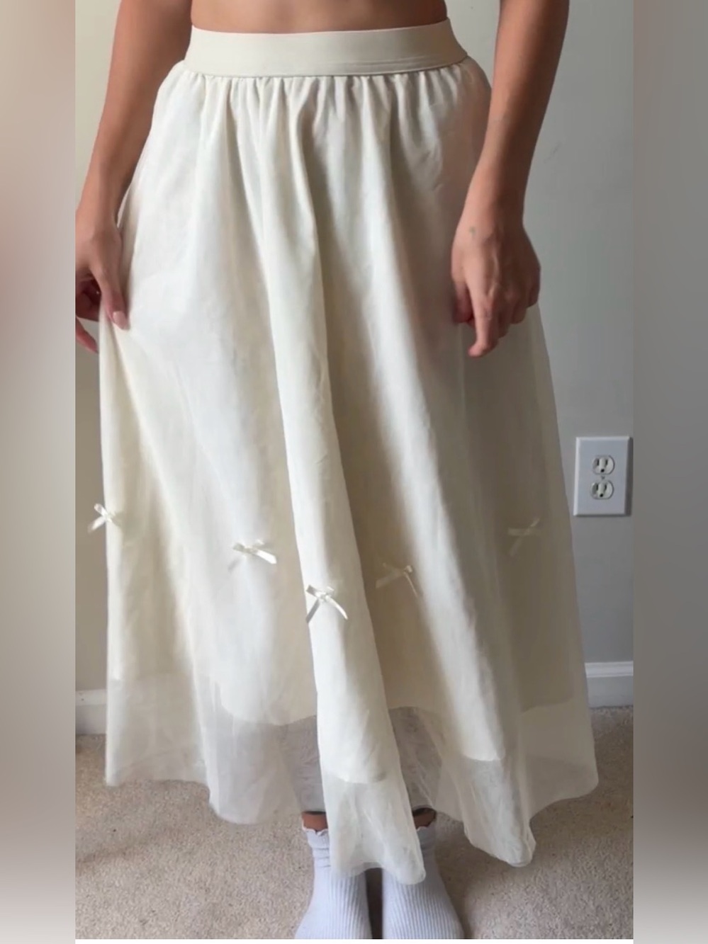 Women's Cream Tulle Midi Skirt with Bow Accents